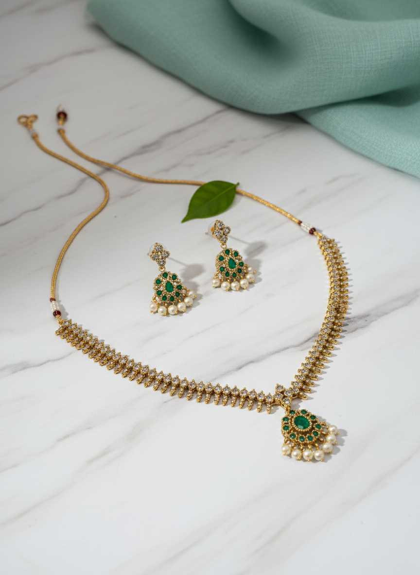 Heritage Charm Necklace Set